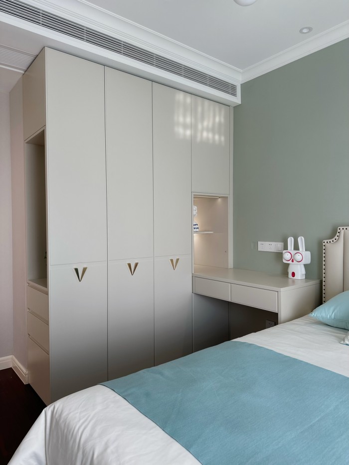Diamond Edge Processed Acrylic Door Panels Diamond Edge Processed Acrylic Door Panels